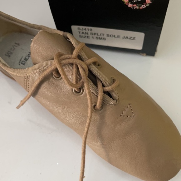 New Award kid’s tan lace up jazz shoes 1.5MS - Picture 2 of 5